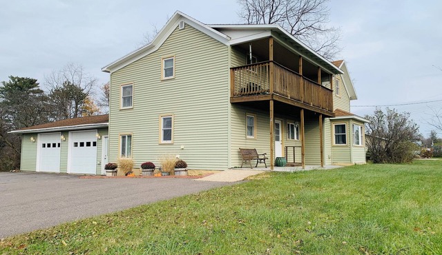 Adorable 3-bedroom house with scenic views in quaint Neillsville, WI