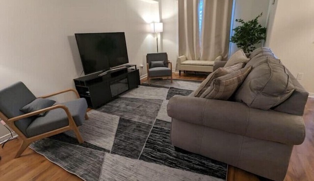 Adorable 4 bed,2.5 bath house.n