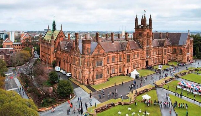 Adorable Abode In Annandale Village With Parking