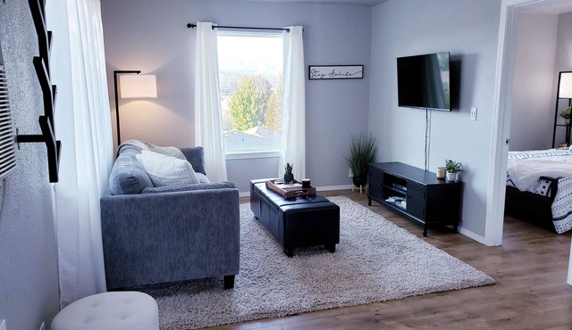 Adorable and comfortable private guest home located minutes from the hospital