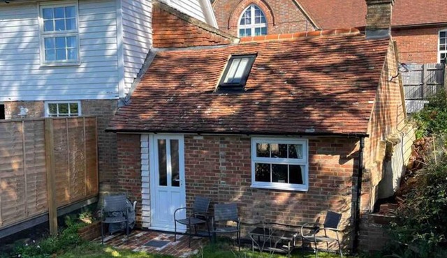 Adorable and Cosy Tiny Cottage