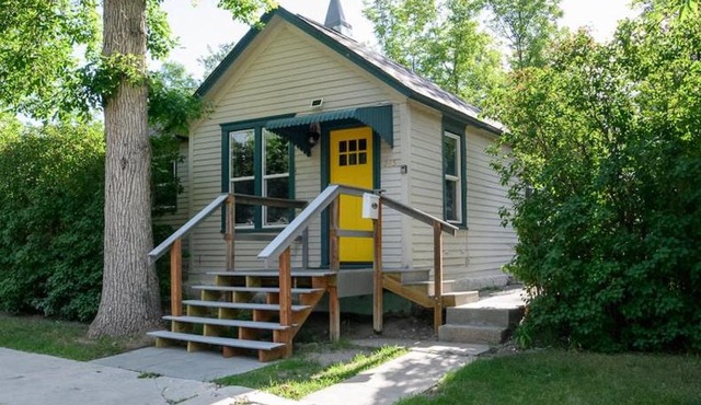 Adorable and Cozy Bungalow