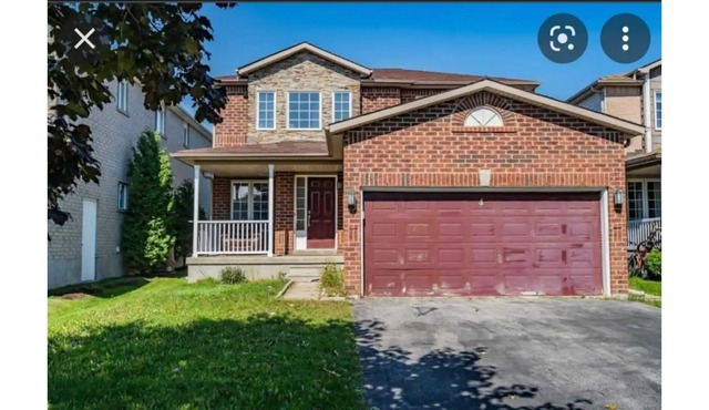 Adorable and spacious 3 bedrooms house close to all amenities/quite neighborhood