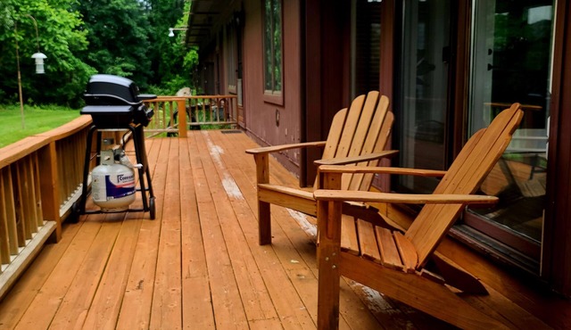 Adorable apartment located on the grounds of Sandhill Crane Vineyards!