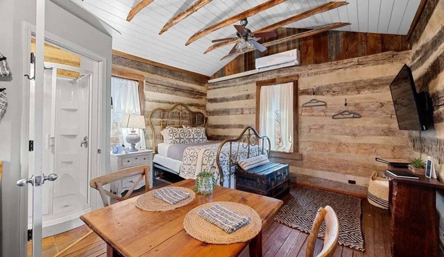 Adorable Augusta Cabin