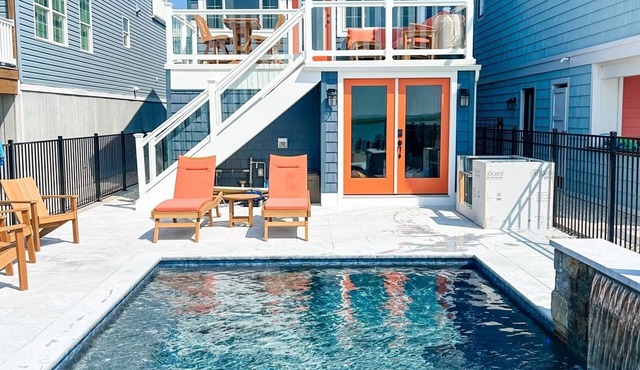 Adorable Bayfront Cottage w/Heated Pool 2 Bed/1 Bath