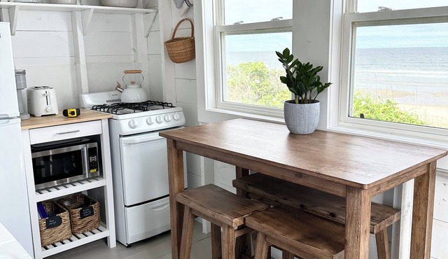 Adorable Beach Front Cottage on Moody Beach