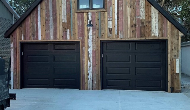 Adorable Brand New Studio Barn Loft with Full Kitchen and Bath