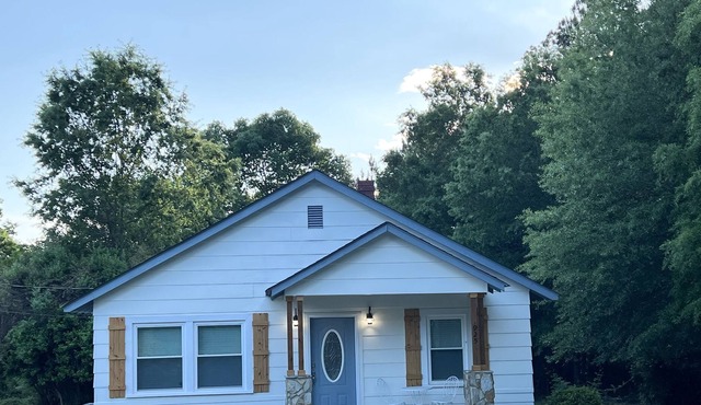 Adorable Bungalow...near Badin Lake and Lake Tillery!