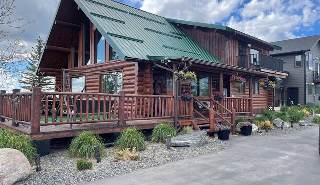 Adorable Cabin with amazing views!