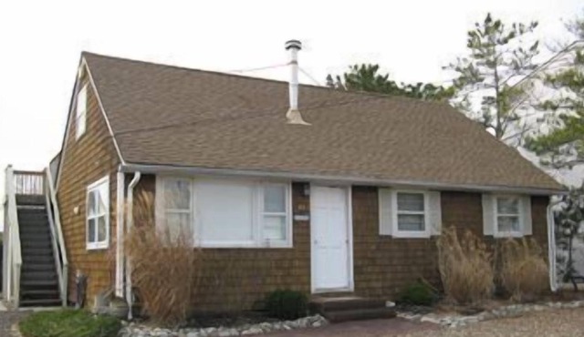 ADORABLE CAPE COD IN HIGH BAR HARBOR