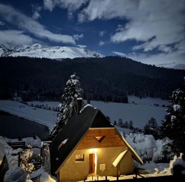 Adorable Chalet Sur le lac de Payolle