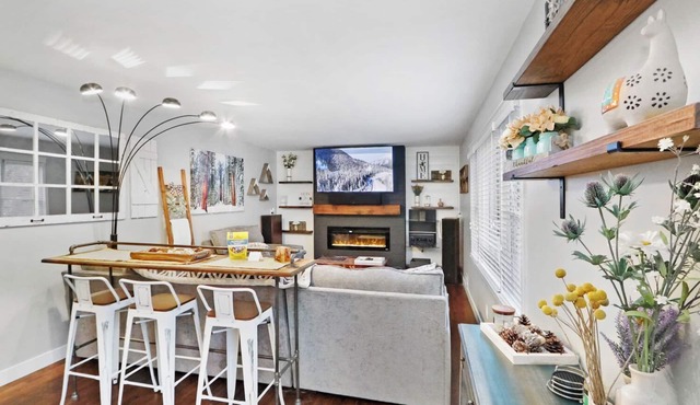 Adorable & Charming Single-Family Home!