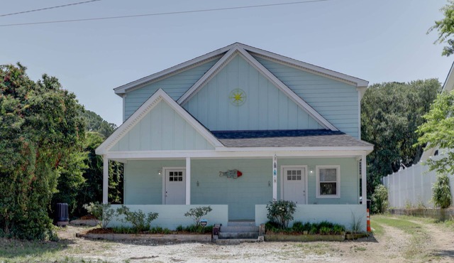 Adorable Chesapeake Bay Beach Cottage A Just 1 Block from the Sand!