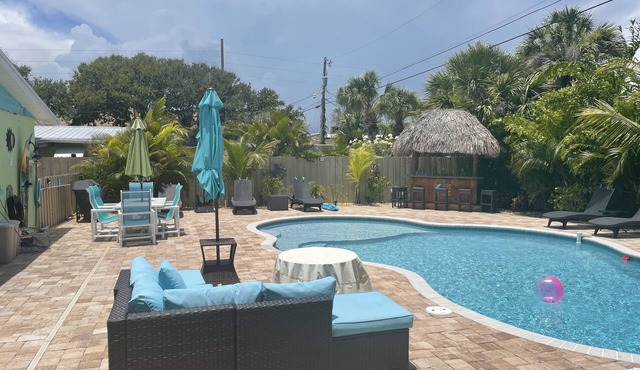 Adorable -Cocoa BeachHouse W/Private-Heated Pool- Short/Easy walk to our Beach!