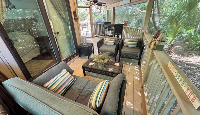 Adorable Cottage in Sea Pines with Screened Porch, Short Walk to the Beach