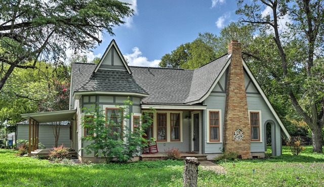 Adorable Cottage < 1 Mi to Guadalupe River & Dtwn