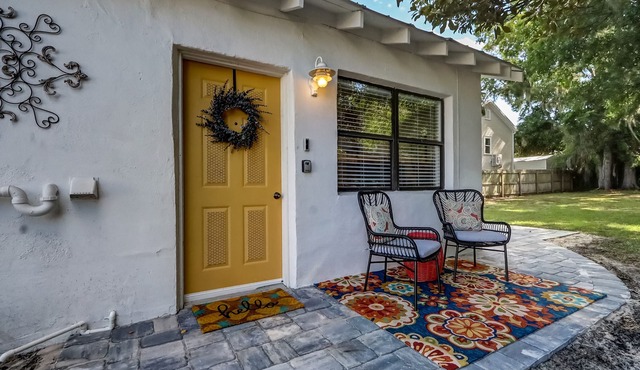 Adorable cottage central to everything