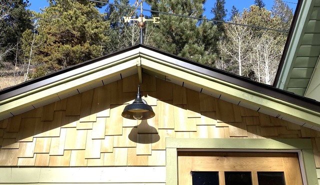 Adorable Cottage in National Forest - hiking & climbing steps from your door!