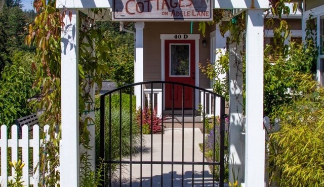 Adorable Cottage in the heart of Eastsound