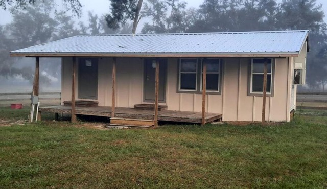 Adorable Cottage on farm- 10 mins to WEC