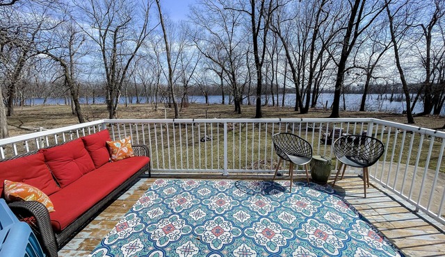 Adorable Cottage on GREAT Fishing Lake
