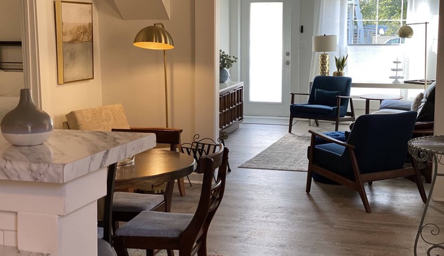 Adorable cottage with modern style , we welcome you to your temporary home!