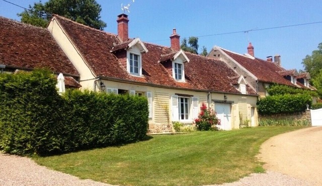 Adorable country house in the heart of a hamlet overlooking the valley