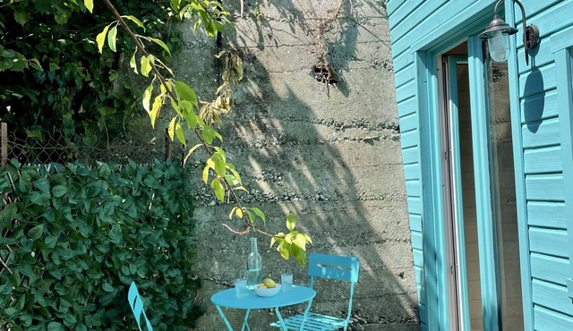 Adorable detached outbuilding with spa area at extra cost