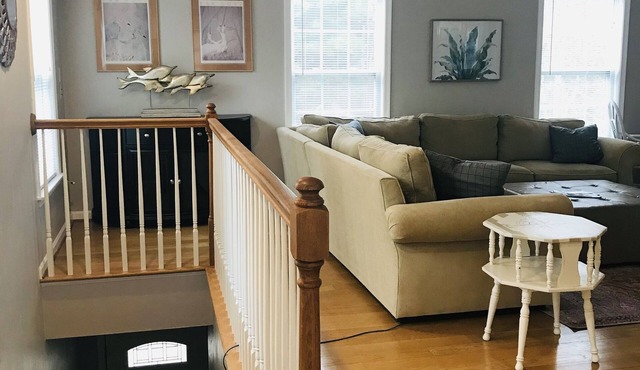 Adorable, detached, carriage guest house in a quiet, wooded setting.