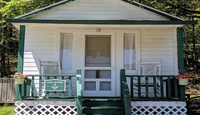 Adorable dollhouse cottage