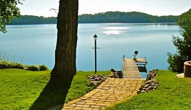 Adorable Family Cabin near Detroit Lakes on peaceful, clean Trowbridge Lake