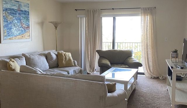 Adorable family-friendly condo, steps from the beach