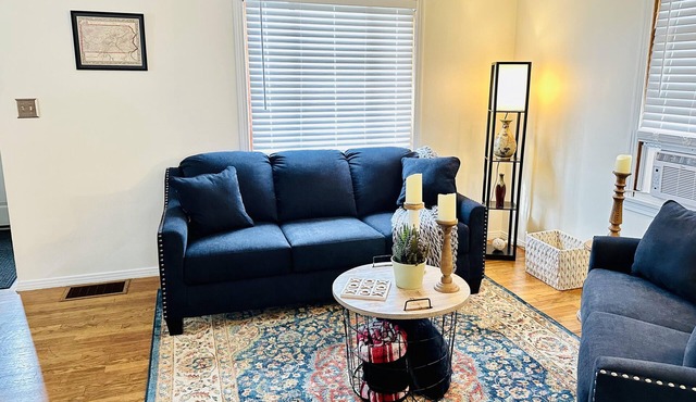 Adorable Gem House in the Gem City!