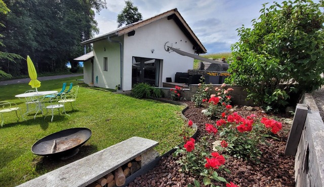 Adorable gite with lake and mountain views