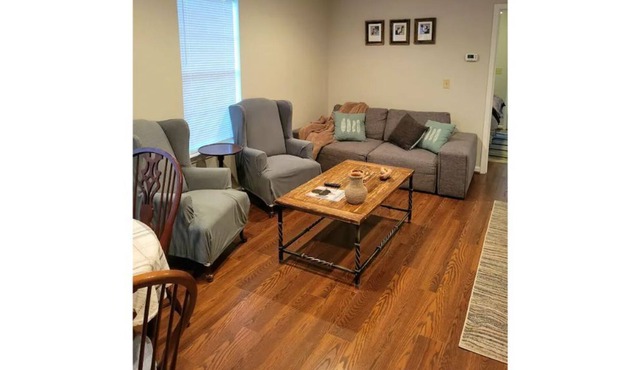 Adorable guest house close to everything!