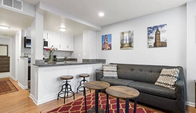 Adorable Guesthouse | Free Parking | DCottage