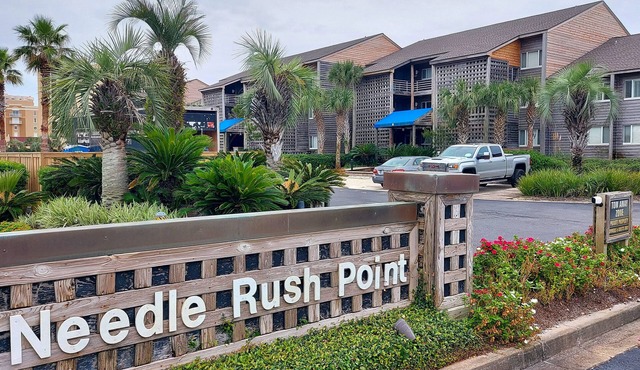 Adorable Gulf side Condo -First floor unit!