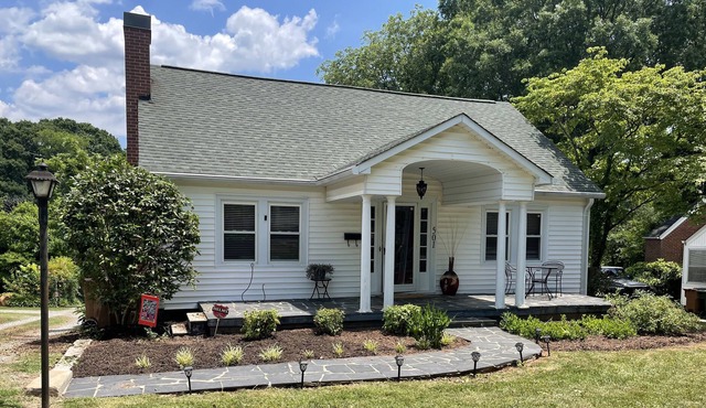 Adorable home in heart of Lincolnton, walking distance to shops breweries dining