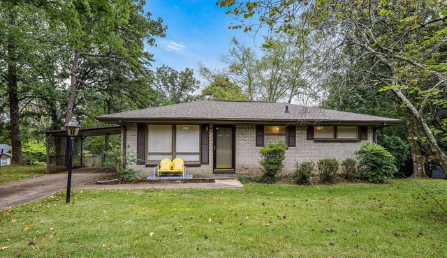Adorable house in quiet neighborhood outside of B'ham