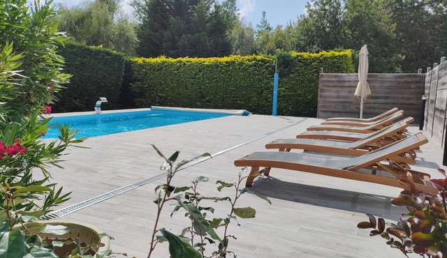 Adorable Landes house with swimming pool