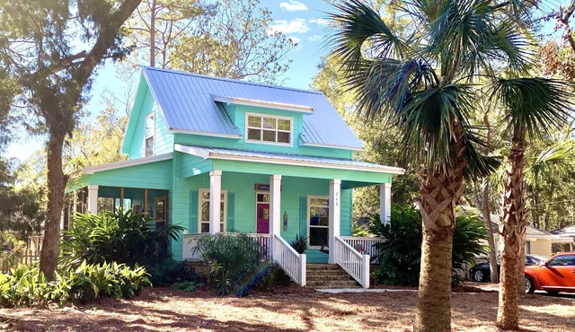 Adorable Lil' Ol' Beach Shack