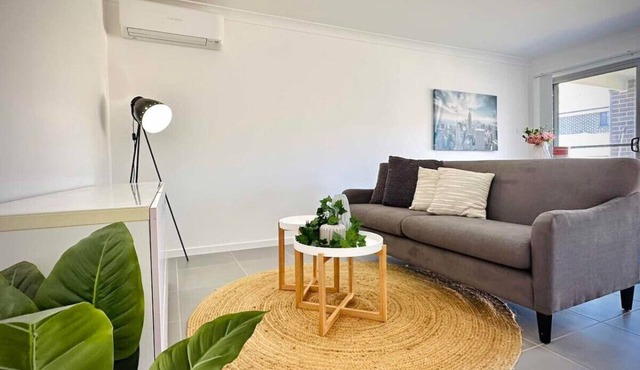 Adorable Modern 4 Br House | WiFi & Parking