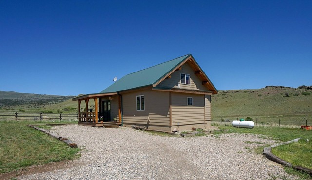 Adorable Montana Mountain Cabin