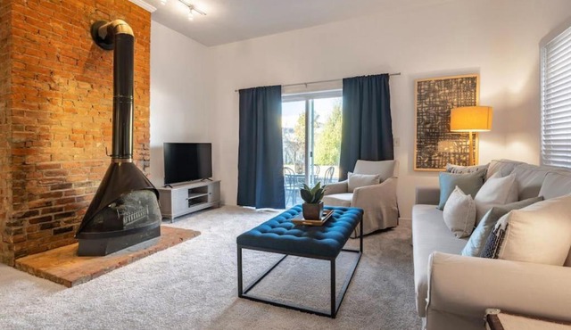 Adorable MtAdams 2BR near it all