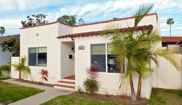 Adorable Naples Island Retreat