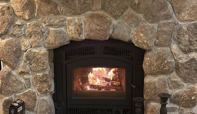 Adorable New 2-bedroom lake house in West Newfields, with water access.