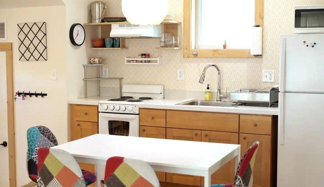 Adorable newly built 1-bedroom guesthouse with Sauna