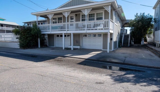 Adorable Oceanfront Cottage. Plan your trip to Paradise Island today!