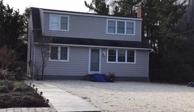 ADORABLE OCEANSIDE DUPLEX